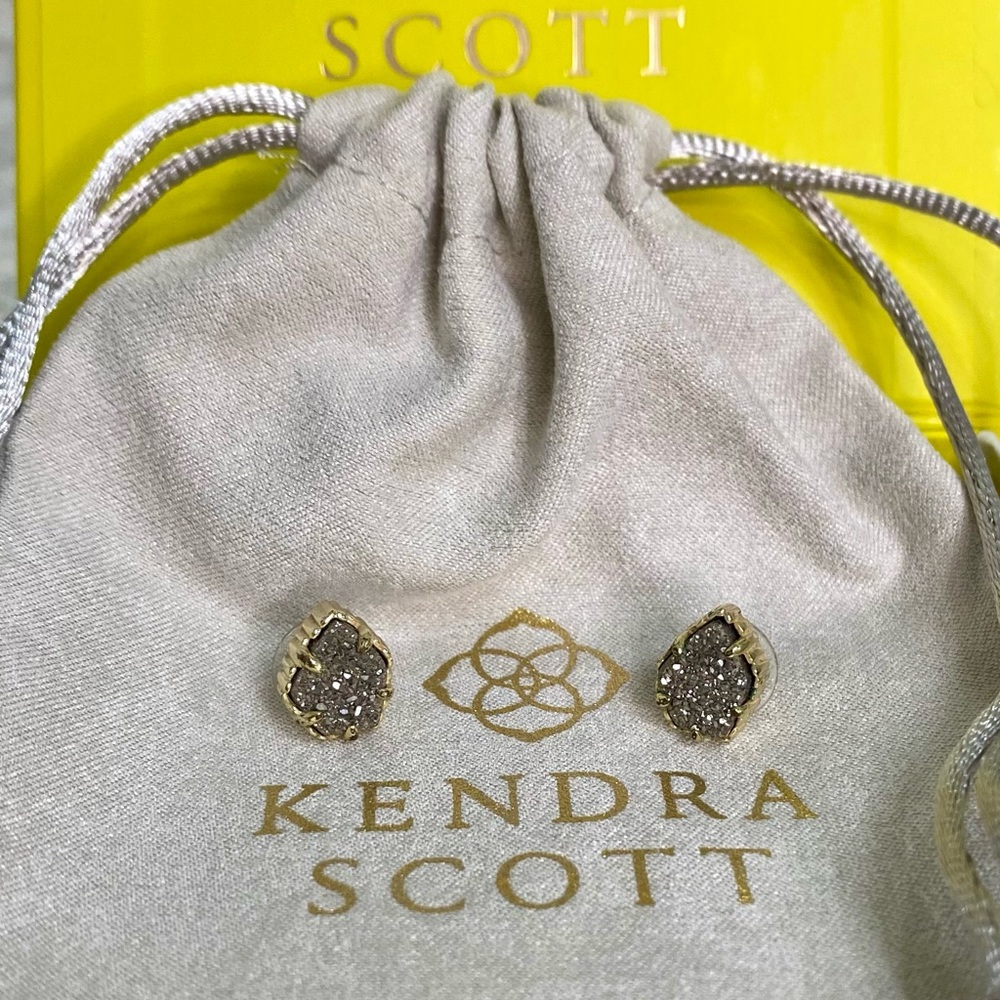 Kendra Scott’s Tessa Gold Stud Earrings in Platinum Drusy